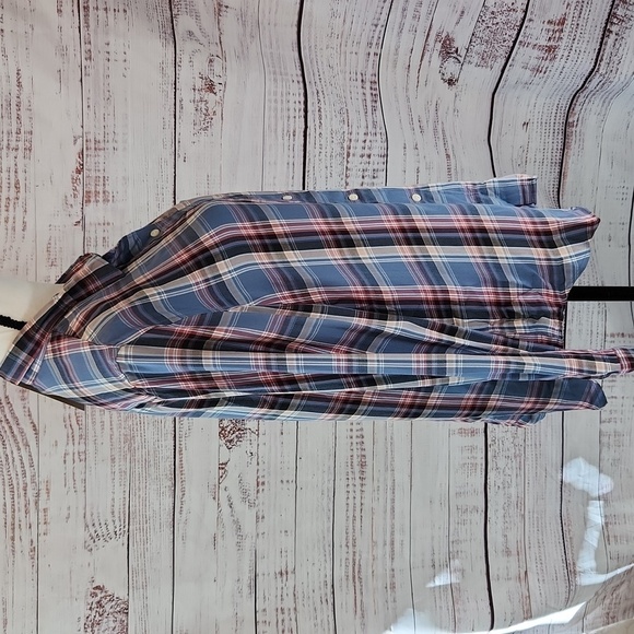 NWT Levi's women's boyfriend fit button down shirt - Picture 2 of 6